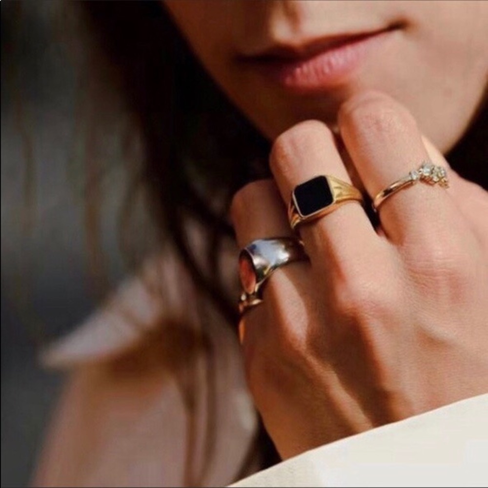 CLOSING SALE 🔥18K Gold Plated Black Spinel Signet Ring - Picture 6 of 10